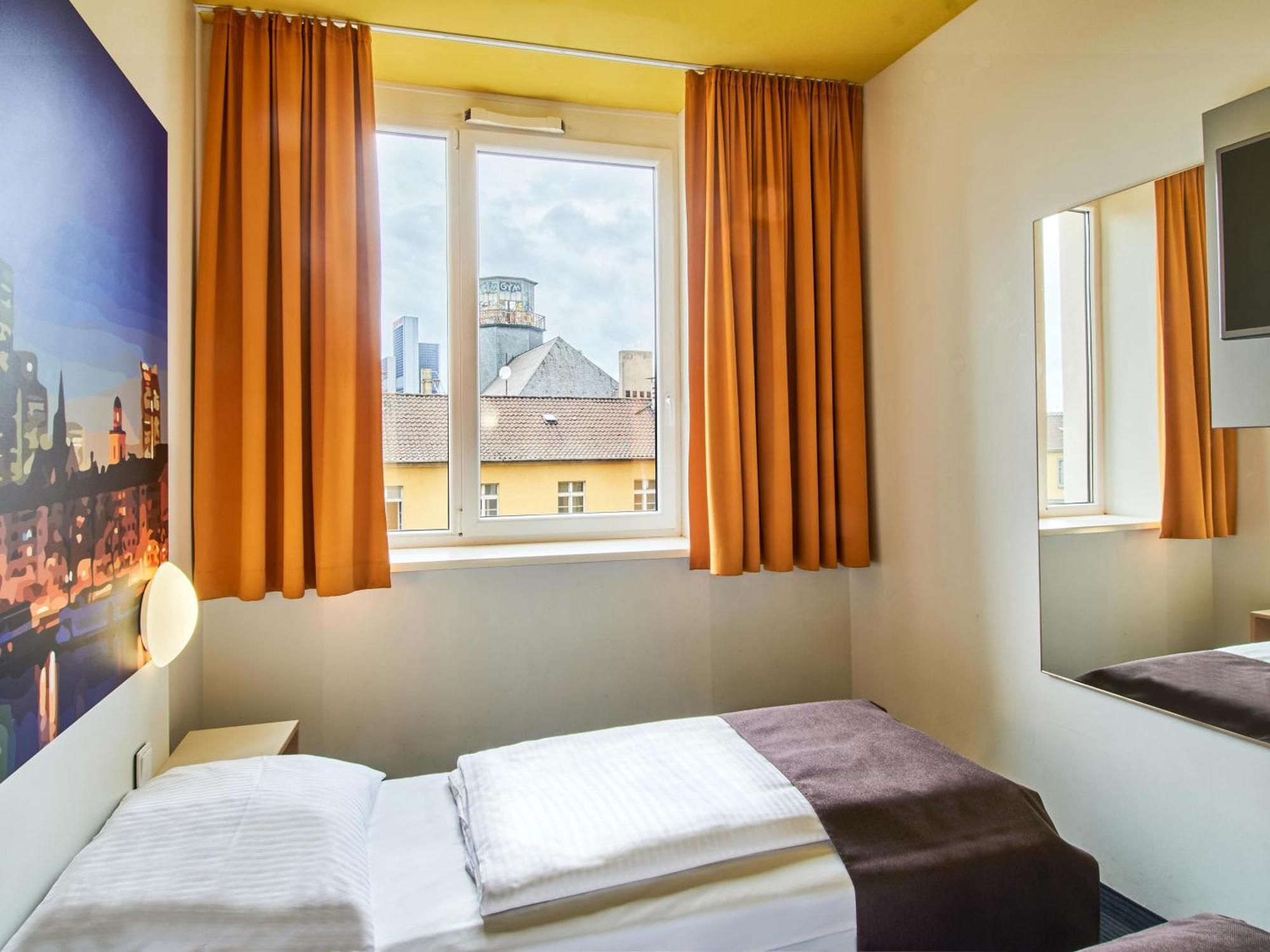 B&B Hotel Frankfurt-Hbf Франкфурт на Майн Екстериор снимка
