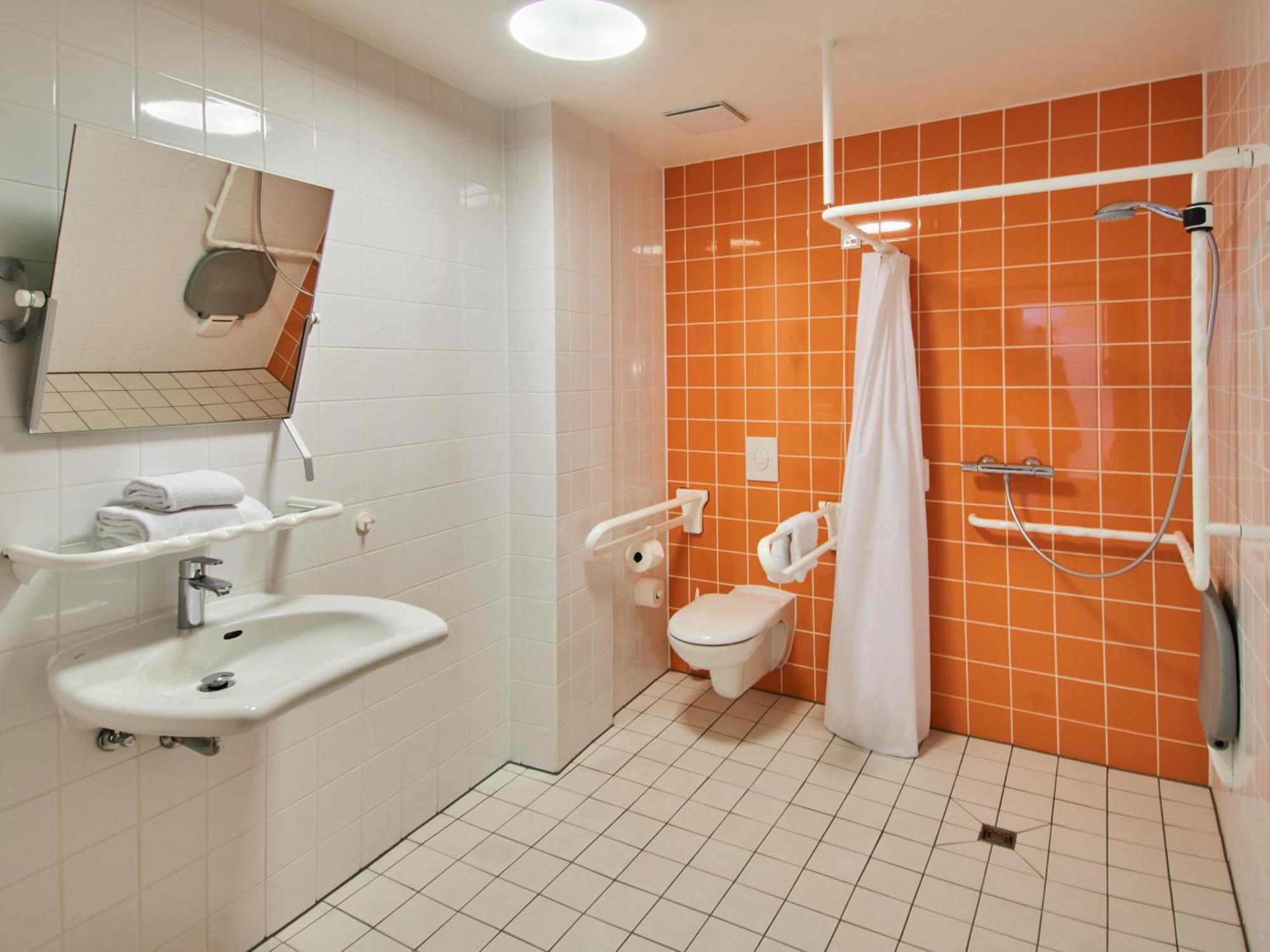 B&B Hotel Frankfurt-Hbf Франкфурт на Майн Екстериор снимка