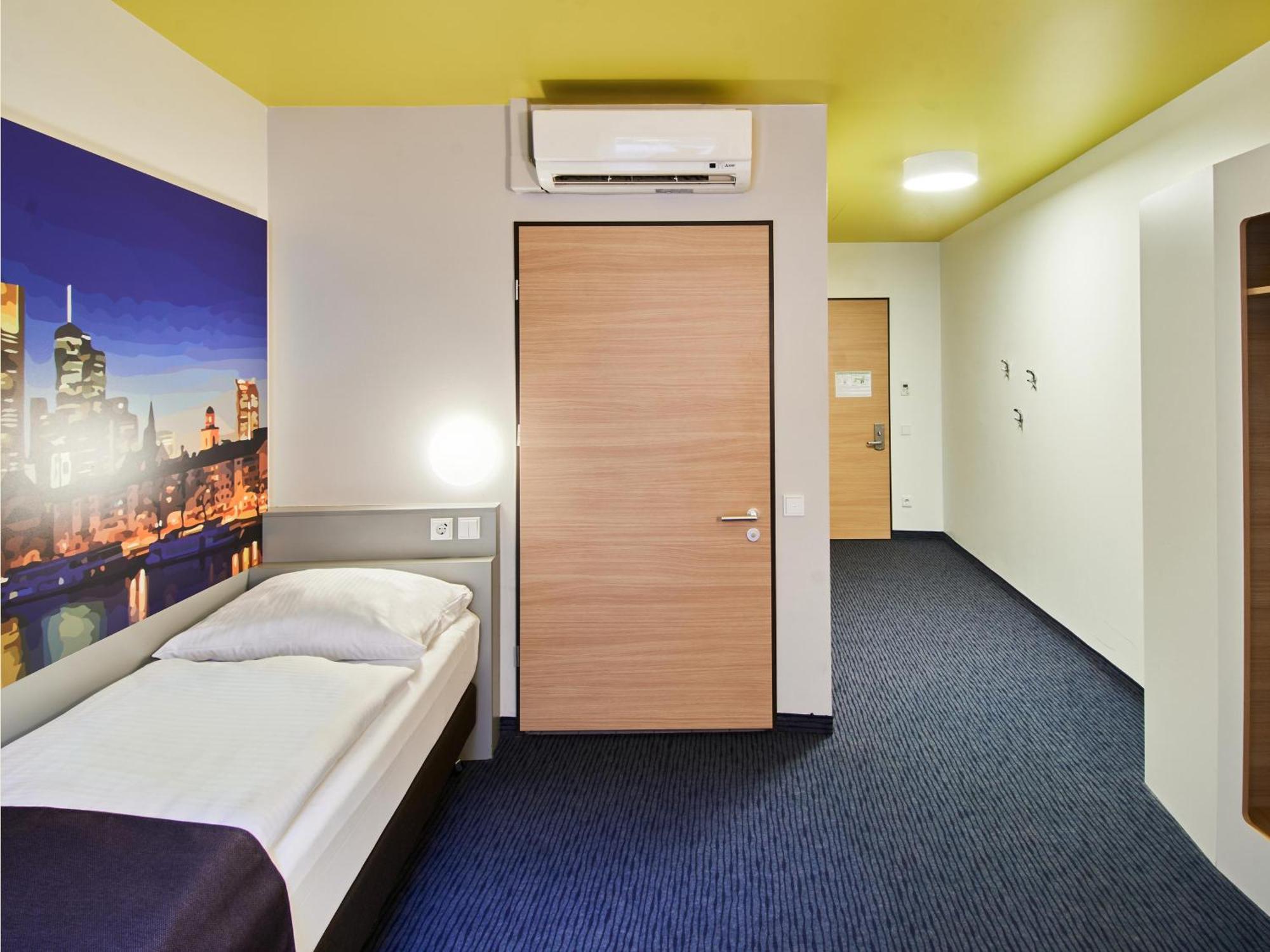 B&B Hotel Frankfurt-Hbf Франкфурт на Майн Екстериор снимка