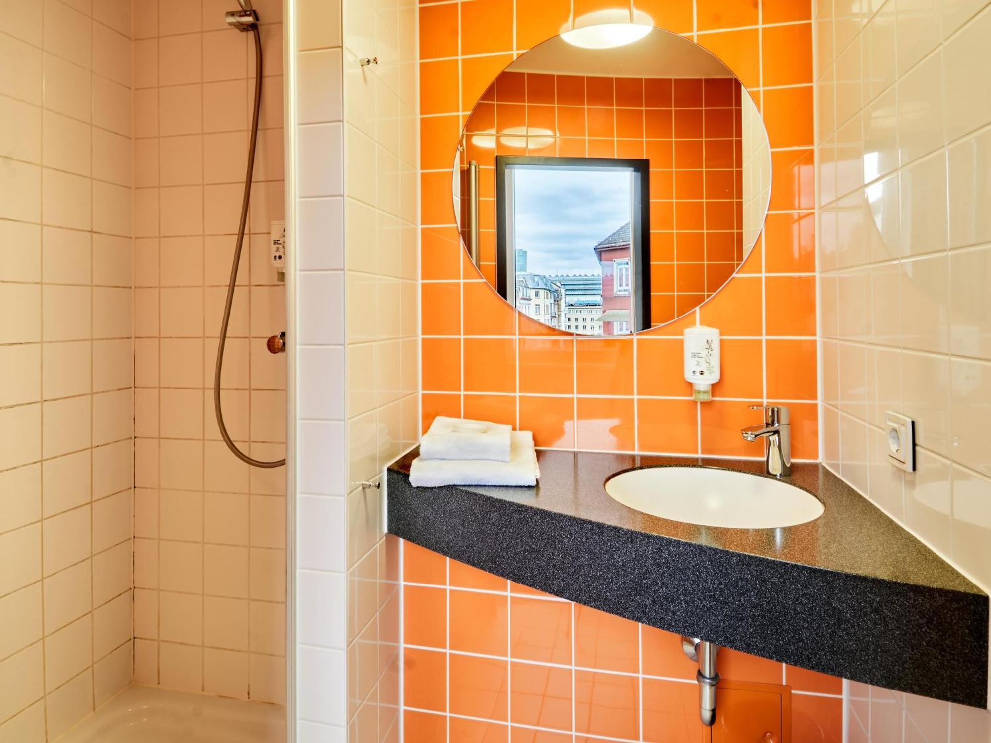 B&B Hotel Frankfurt-Hbf Франкфурт на Майн Екстериор снимка