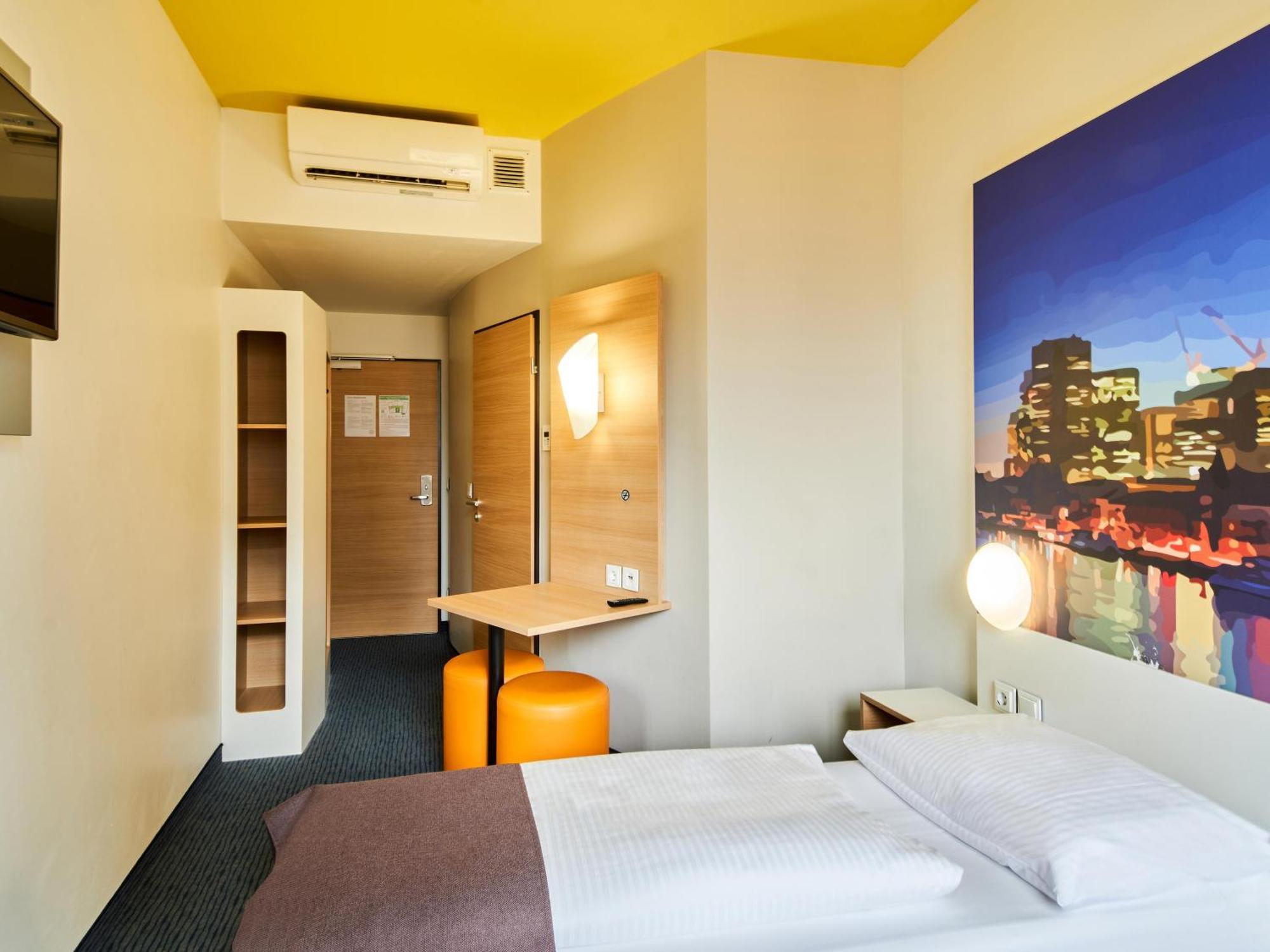 B&B Hotel Frankfurt-Hbf Франкфурт на Майн Екстериор снимка